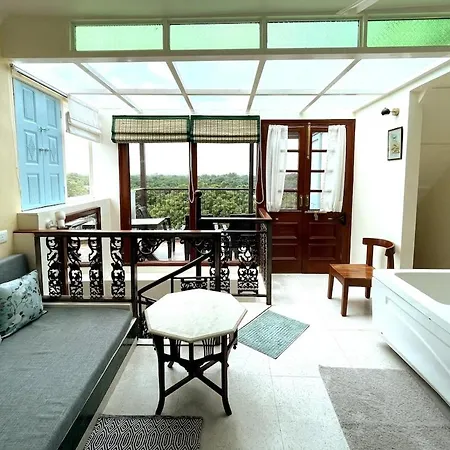 Paradiso- Fort View Duplex Apartment